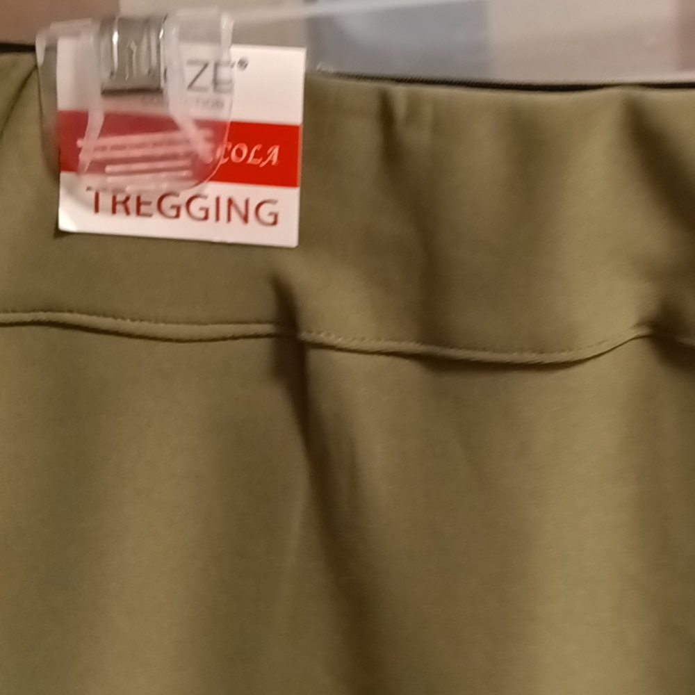 MAZE COLLECTION olive green flared skorts w buttoned pockets Size Medium